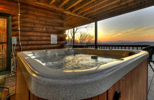 Morganton Villa | Bear Necessities Forget about your worries and cozy up around the firepit with friends