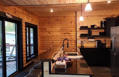 Pine River Cabin | Bear Paw Cabin on the lake, with private water access, quiet getaway sleeps 6