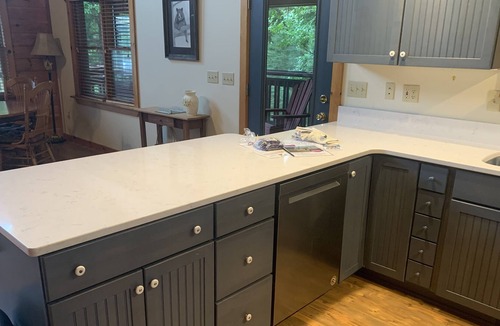 Blairsville Cabin | Bear Paw Ridge is an Upscale cabin in Blairsville, Mountain Views, Pool Table