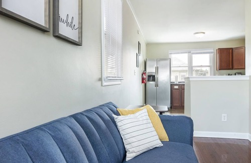 Italian Village Apartment | Beautiful 1 Bedroom Near Short North