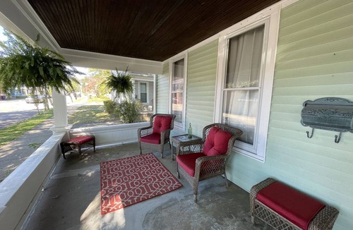 Nelsonville House | Beautiful 1850 Inn close to Nelsonville Town Square, near Hocking Hills