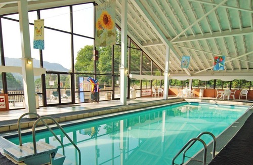 Tynecastle Apartment | Beautiful 2 bedroom unit at resort, sleeps 8