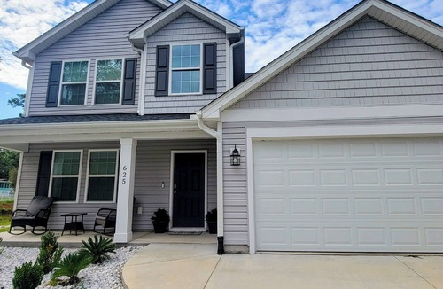 Sunset Beach House | Beautiful beach themed 4-bdrm home in Sunset Beach. Newly added private fencing!