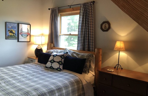 Vilas Cabin | Beautiful Blue Ridge Views, Beautiful Pastoral Setting - HH Mtn Happy