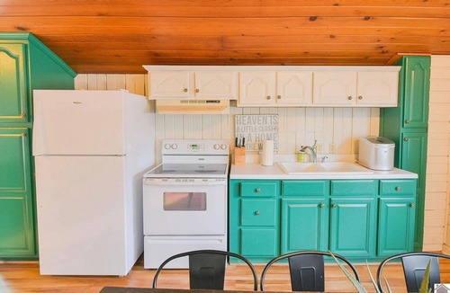 Benton House | Beautiful Cottage -Water Front+dock+Big Bear Bay
