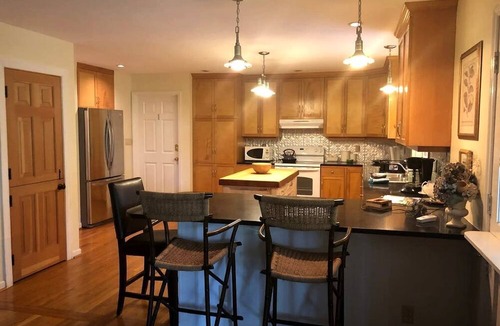 Franklin Cabin | Beautiful Cozy Barn with Great Views in Franklin Tennessee