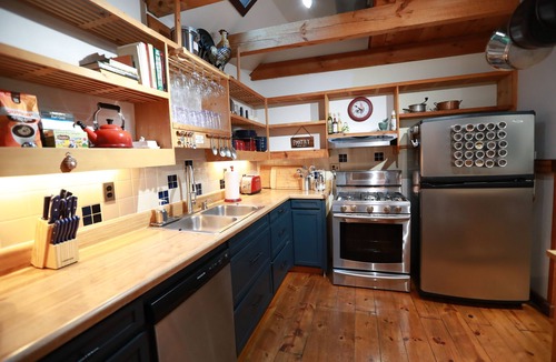 Highlands Cabin | Beautiful Cullasaja River Cabin! Waterfalls, Fish, Swim, Tube, Relax and Unwind!