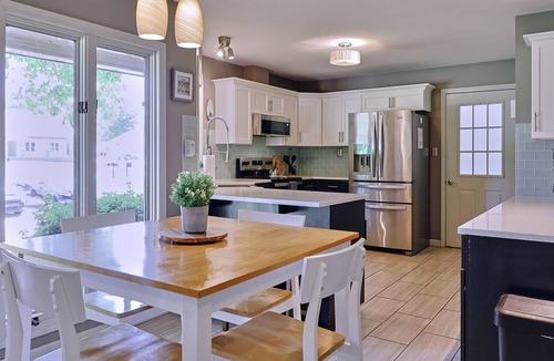 Mount Mourne House | Beautiful Lake Retreat with a Bar & Game-room