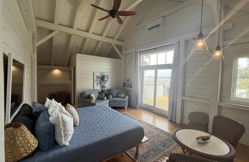 Daufuskie Island House | Beautiful Loft with Dock on Inter coastal Waterway Gorgeous Sunset Come by boat!
