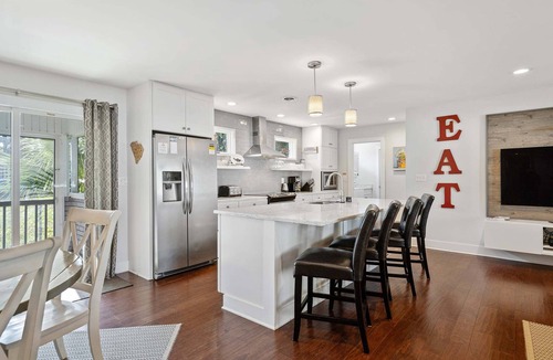The Old Commons House | Beautiful, Modern Getaway in Historic Downtown Beaufort