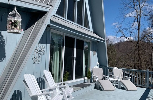 Franklin House | Beautiful Mountain Home with Gorgeous View
