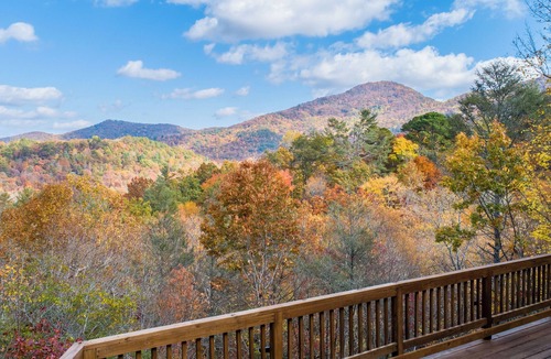 Hiawassee Cabin | Beautiful Mountain Views-Fenced Yard-EV Charger