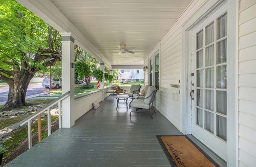 Mount Airy House | Beautifully Renovated Home Great Location with Short Walk to Main