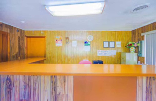 Blue Jay Apartment | Beaver WV|King Bed|Non-Smoking