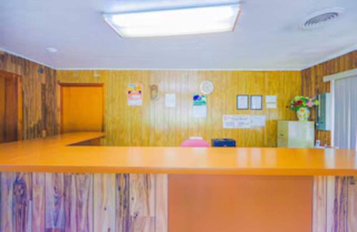Blue Jay Apartment | Beaver WV|King Bed|Non-Smoking
