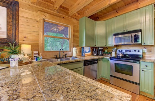 Tate Cabin | Bent Tree Cabin・Hot Tub・Game Room・Views + Scenic Binoculars