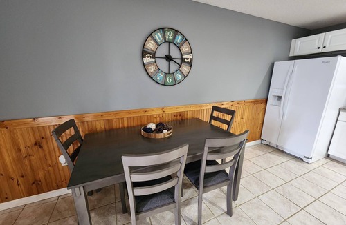 Marion House | Best sunset views on the lake, renovated 3 bedrooms, 2 bath sleeps 8 people.