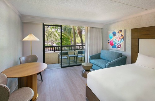 Shipyard Plantation Hotel | Best Value, Quality Stay! 2 Posh Units, Beachfront, Pets are Allowed!