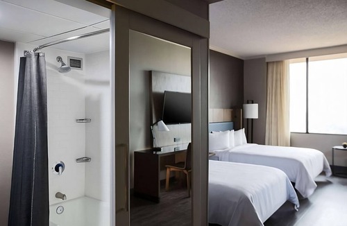 Nashville Hotel | Better Choice For Your Vacation! 2 Modern Units, Close to Nissan Stadium