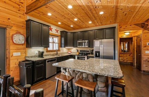 Sautee Nacoochee Cabin | Big Timber: 4BR cabin with hot tub, fireplace, lake views, and room for 14.