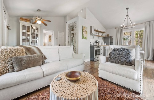 Piney Mountain House | Big View, Fire Pit, Cozy and Romantic - Writer's Block by Carolina Properties