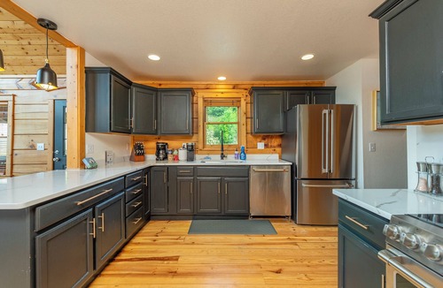 Wolf Laurel Cabin | Big Views Near Asheville New Hot Tub New Grill