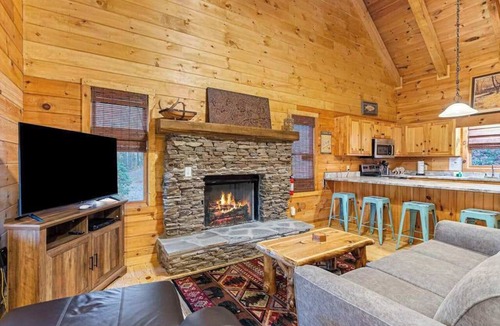 Helen Cabin | BigFoot Bluff Retreat