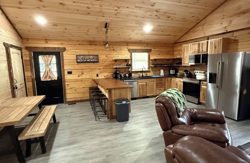 Spring Hill Cabin | Bigfoot's Crossing is an authentic log cabin about 10 minutes from Charleston.