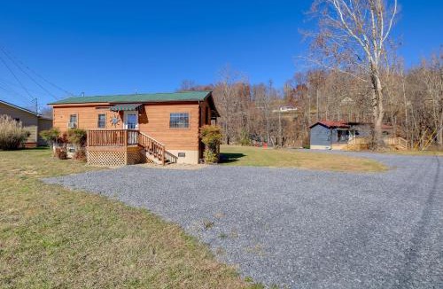 Damascus House | Bike, Hike, Ride & Fish from Cozy Creekside Cabin