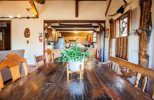 Salem House | Black Bear Lodge at gorgeous Lake Jocassee
