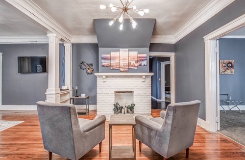 Memphis House | Blue Hideaway