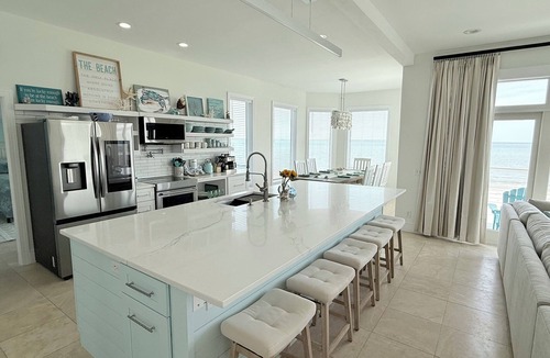 Beachwalk House | Blue Horizon - Oceanfront House on Harbor Island