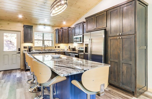 Copperhill Cabin | Blue Ridge, McCaysville, Rafting, Tubing, Secluded