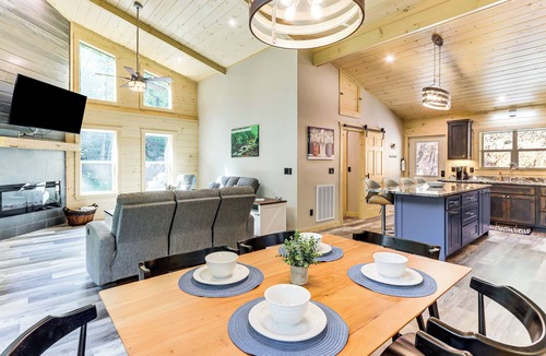 Copperhill Cabin | Blue Ridge, McCaysville, Rafting, Tubing, Secluded