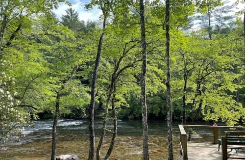 Blue Ridge Cabin | Blue Ridge Riverfront Cabin 2-Level Deck Sleeps 8