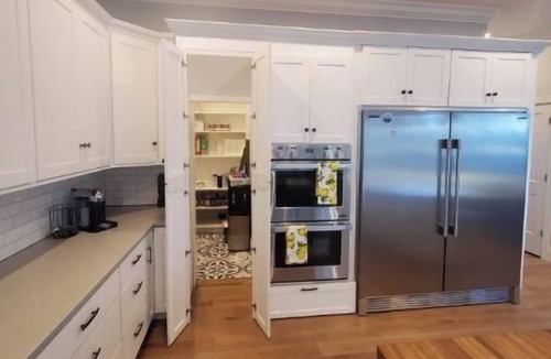 Lexington House | Bluegrass Boujee, Hot Tub, Bar, Game room, Chef kitchen