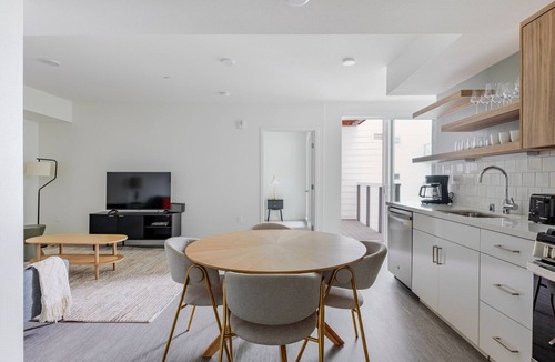 Downtown Berkeley Apartment | Blueground | Downtown Berkeley, rooftop, nr UC Berkeley