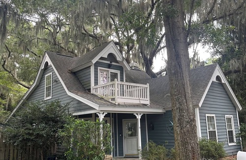 Port Royal House | Boaters paradise.WALK TO YOUR VESSEL and eat at Marker 244.