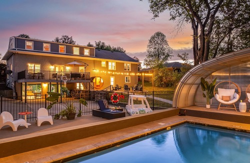 Frankfort House | Book Now: Bourbon, Bonfires & Autumn Nights
