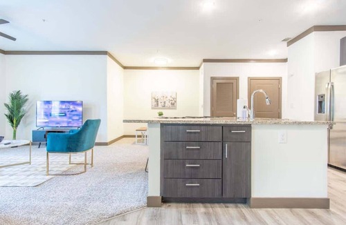 Middletown Apartment | Boulevard Stays Charming 2BR, Parking