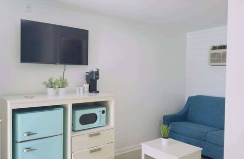 Downtown Myrtle Beach Apartment | Boutique on the beach, Studio #102 + Pool