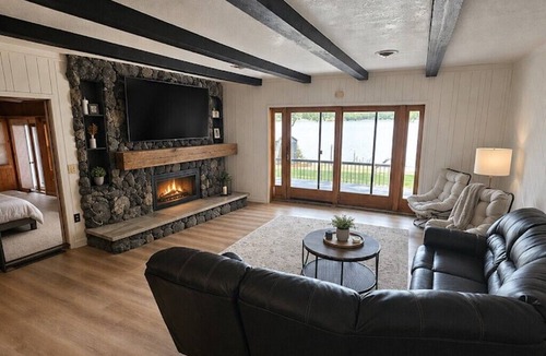 Brainerd House | Brainerd Waterfront Lake Retreat Sleeps 20+ Hot Tub, Sand Beach, Great Fish