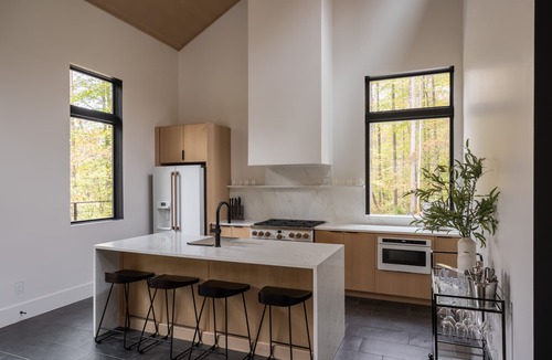 Sylva Cabin | Brand new! Cozy, Scandi Retreat with Hot Tub