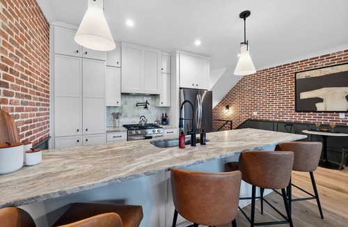 Hillsboro Village House | Brand-New Home ~ Rooftop w/Fire Pit | Hot Tub | TV | Grill |