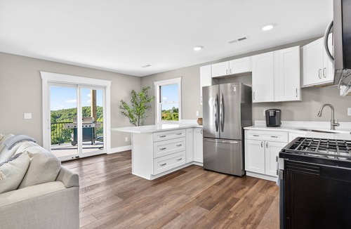 Byrdstown House | Brand New: Sunkissed on Dale Hollow