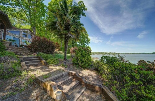 Clover House | Breathtaking View on Lake Wylie 4BR Lakehouse and Dock