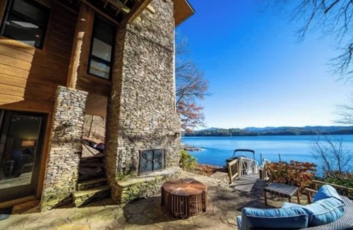 Robbinsville House | Breathtaking Views at Unicorn By The Lake