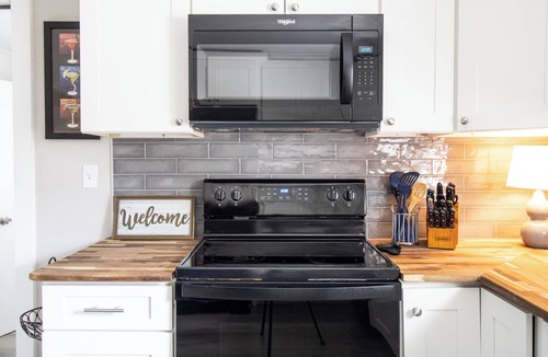 Knoxville House | Brilliance of Bradshaw! 10 min from Downtown Knoxville!