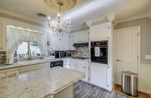 Bristol House | Bristol Retreat w/Creek Access: 2 Mi to Dtwn