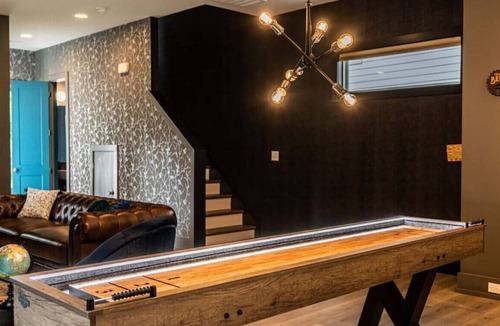 Sugar Creek House | British Pub Inspired Home w/ Shuffleboard Table!